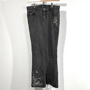 l.e.i. Girls Size 16 Black Denim Maxi Skirt Floral Embroidery Y2K Stretch